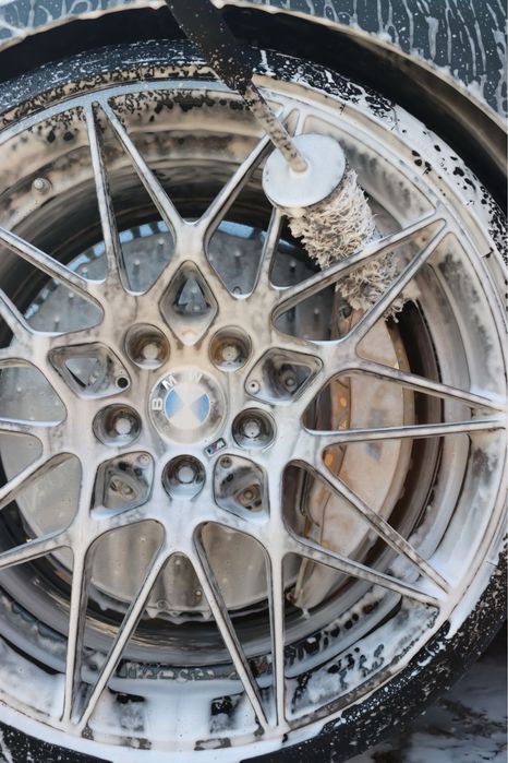 Мийка авто, хімчистка салона, полірування фар, детейлінг послуги