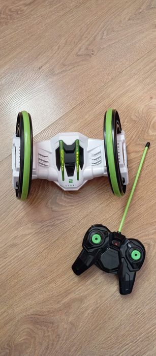 Samochód Akrobata Zdalnie Sterowany Auto Robot + Pilot na baterie.