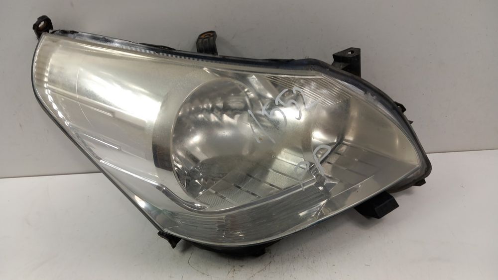 Toyota Verso 2009-2013 Lampa Przód Prawa