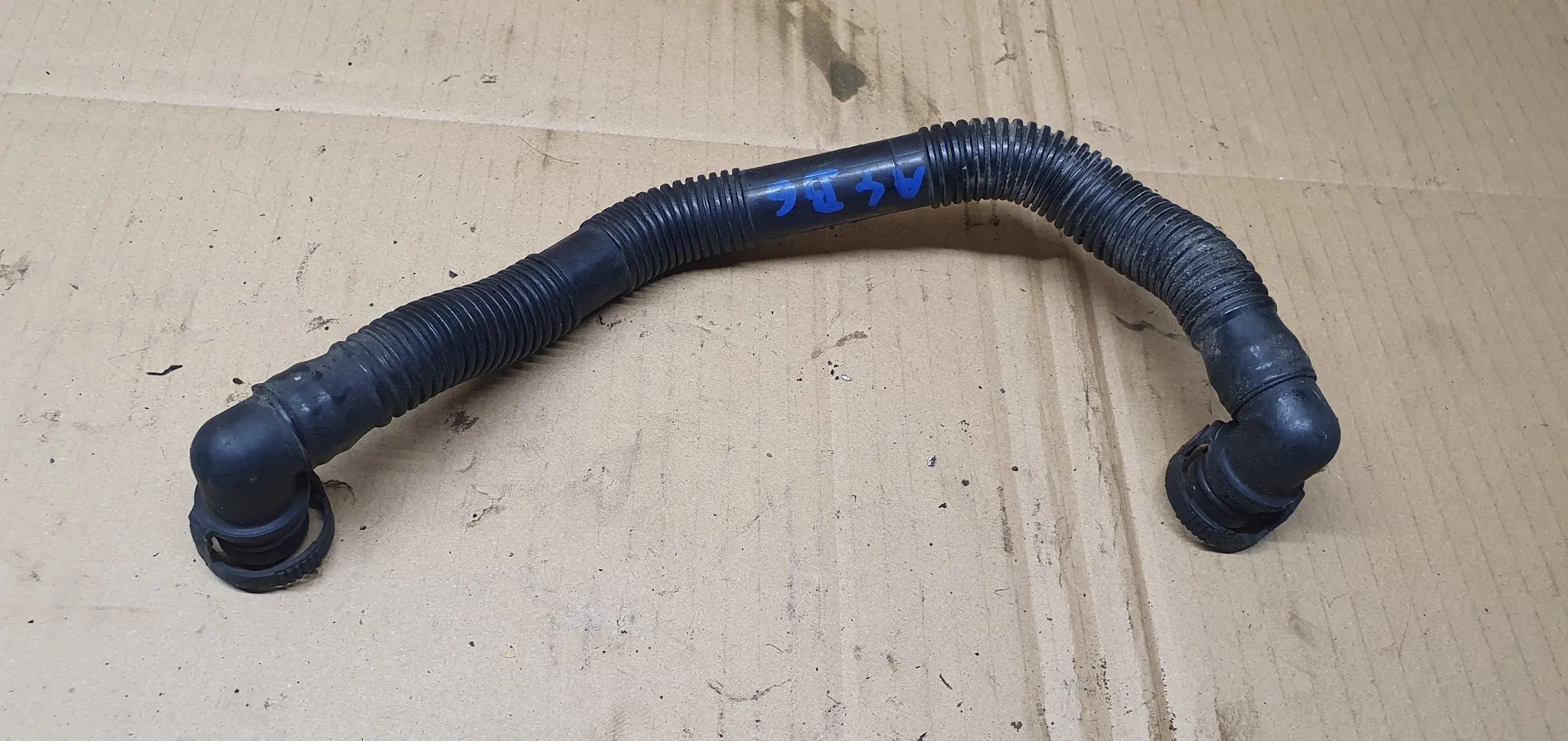 Rurka wąż przewód odmy Audi A4 B6 1.8T 06B133817S