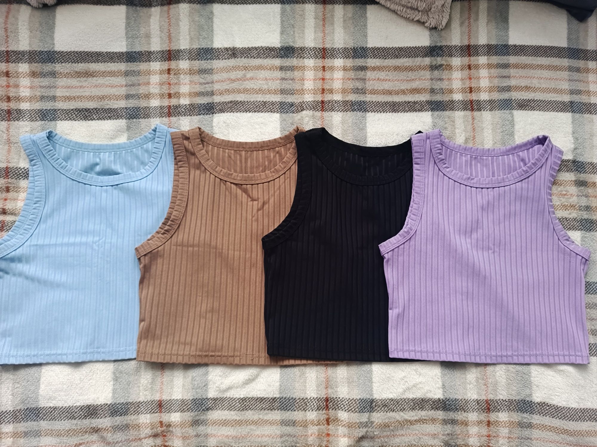 Koszulka crop top