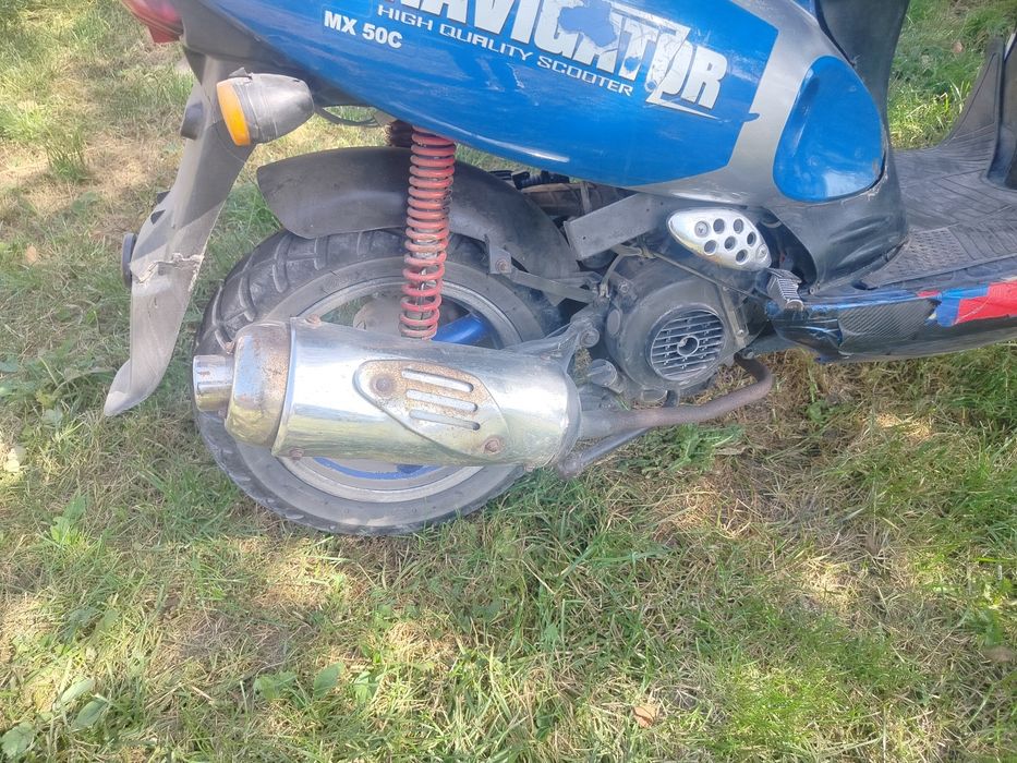 Продам скутер 2500грн