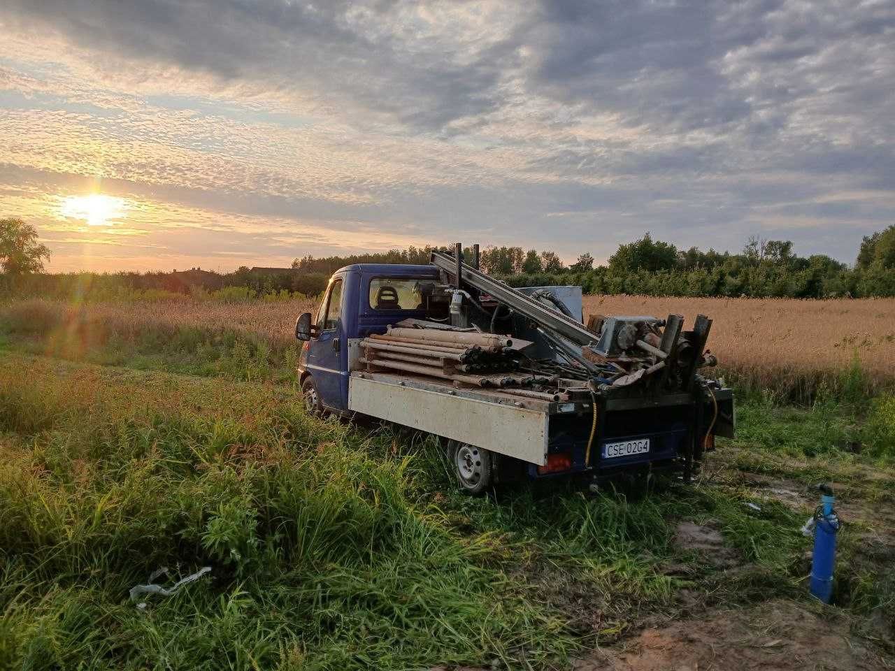 Wiercenie studni z przyłączem do domu. Geofizyczne poszukiwania wódy