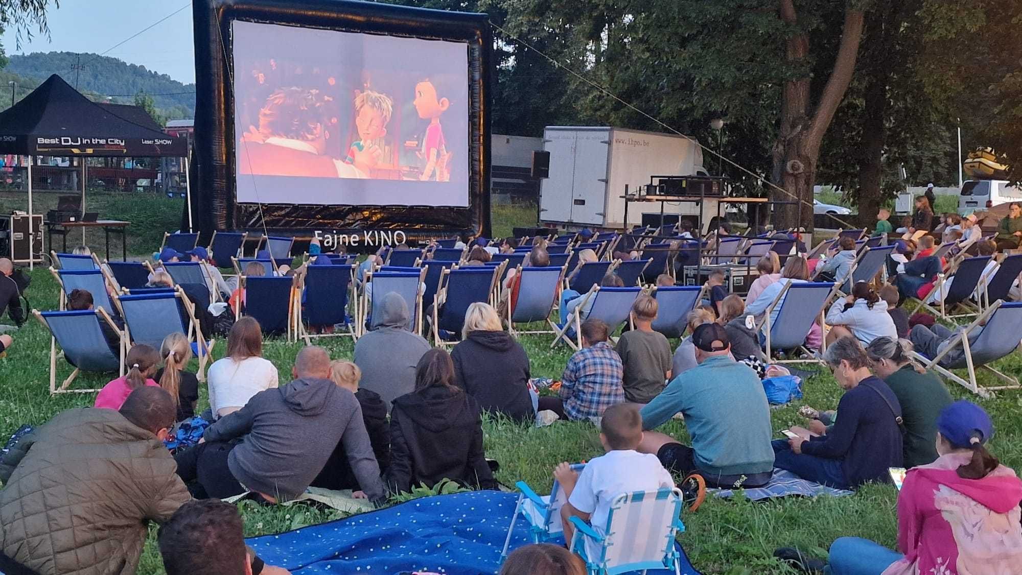 Kino plenerowe , Kino letnie , Kino całoroczne , + 100 leżaków