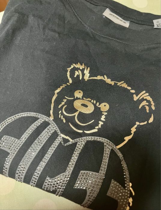 Tshirt Guess xl preta com ursinho prateado e douradoi