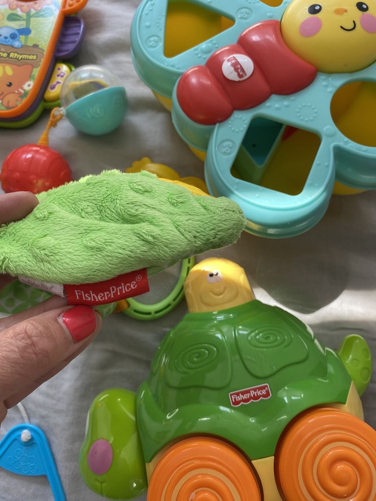 Zabawki niemowlęce fisher price