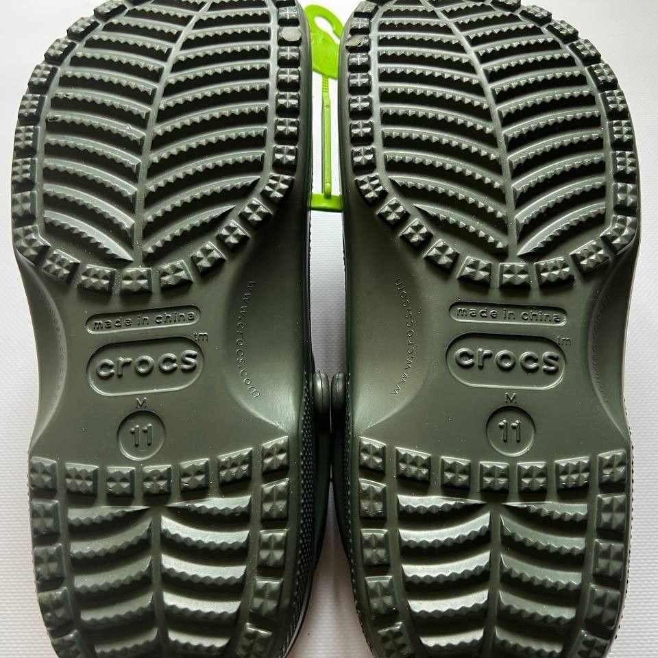 Crocs classic clog+ jibbitz
