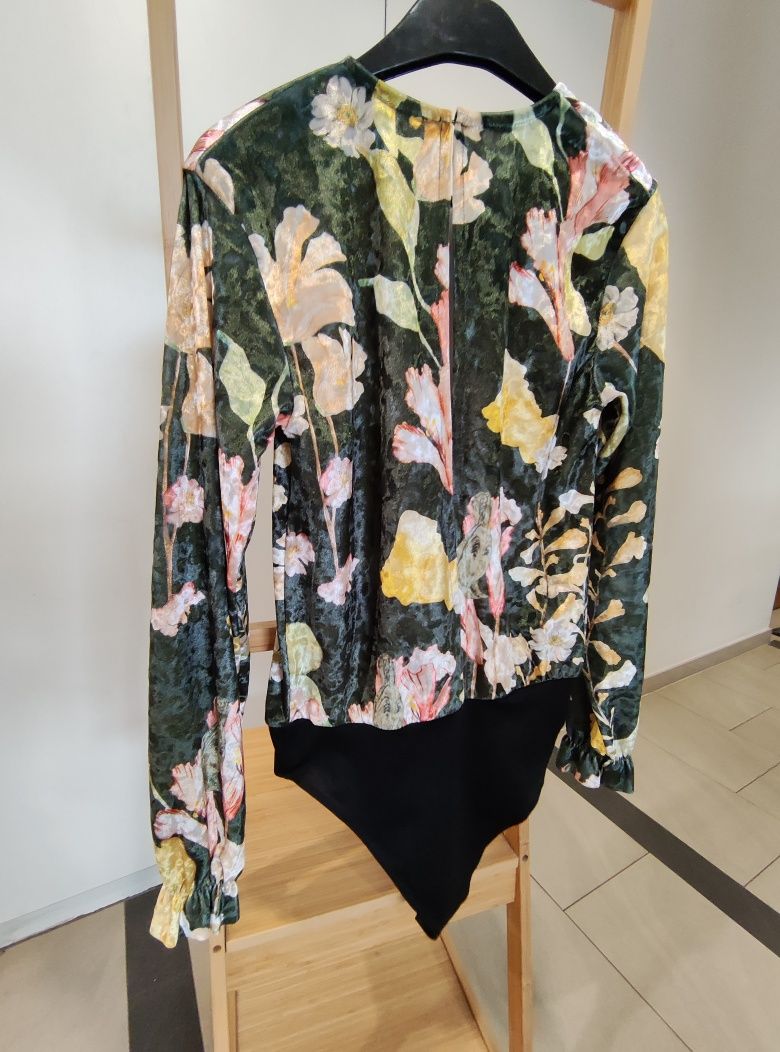 Body Zara bluzka welurowa kwiaty S 36 jak nowe