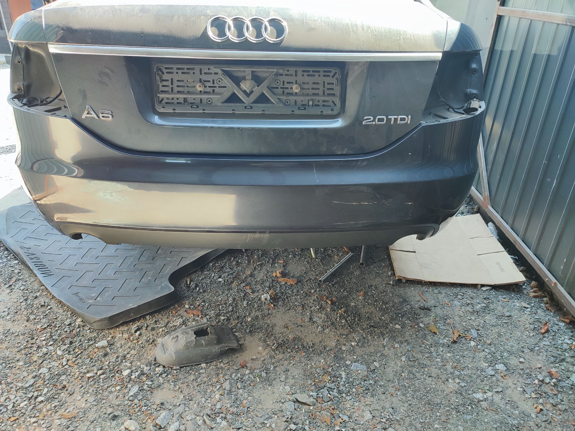 Крышка багажника на Ауди А6 Ц6 седан Audi A6 C6 седан цвет LZ7Q