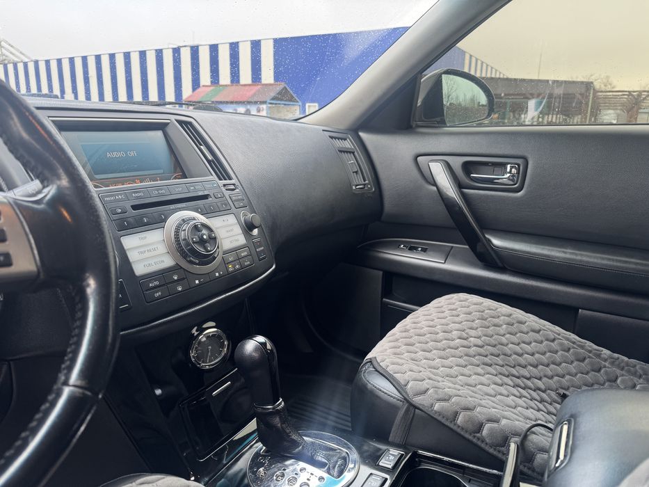 Продам infiniti fx35