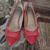 Туфлі червоні для дівчинки школа