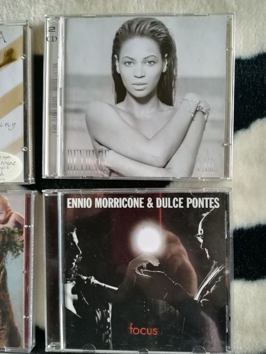 Conjunto 8 CDs varios artistas Beyonce Rod Steart Sheryl Crow