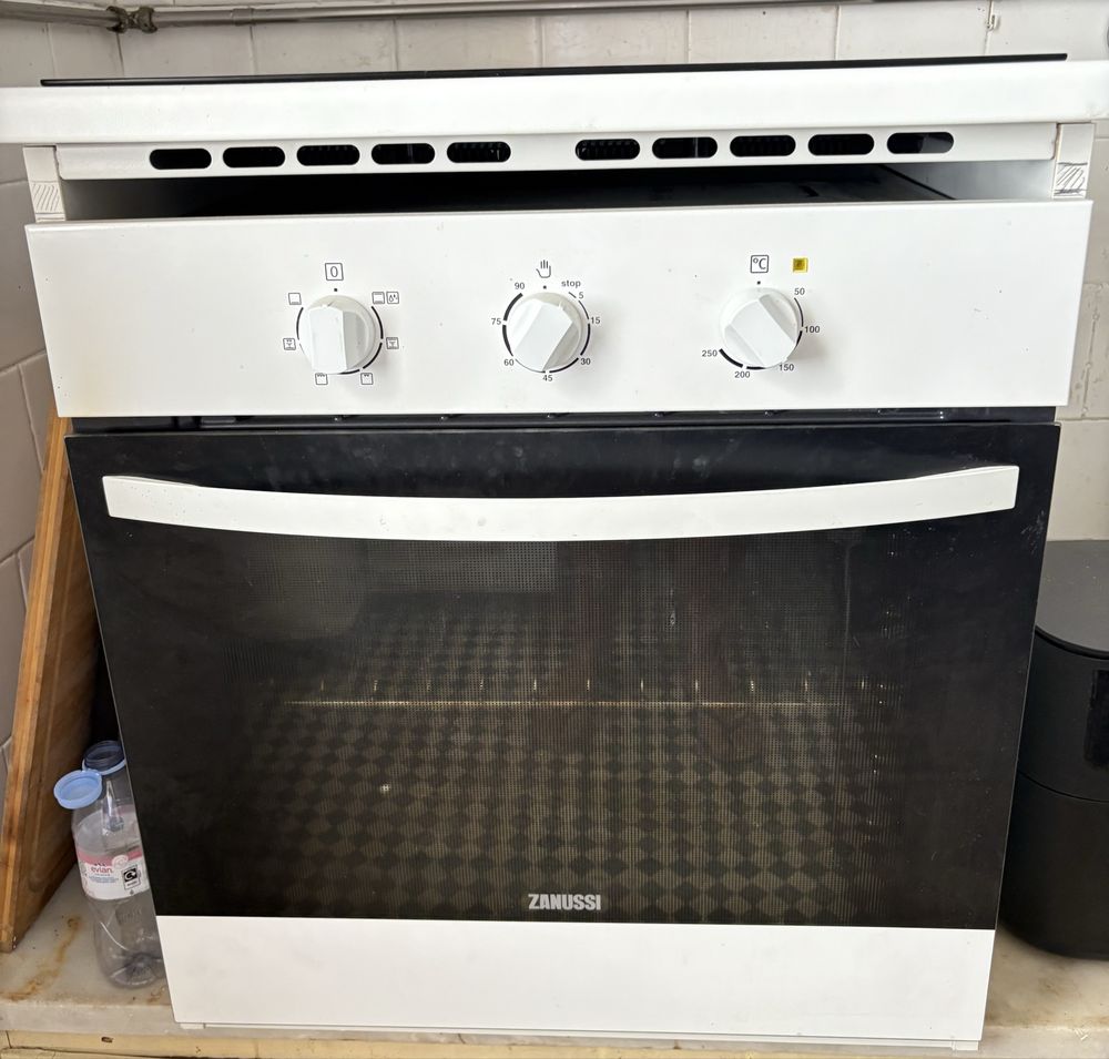 Forno eletrico Zanussi