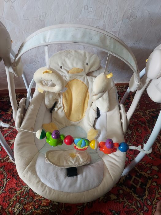 Дитячий заколисуючий центр Ingenuity True Speed