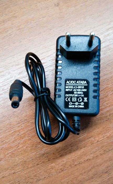 Блоки питания 9V 1А для роутеров DC5.5*2.5 новые в упаковке