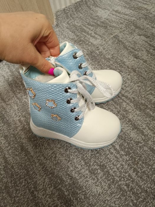 Ботинки зимние на девочку