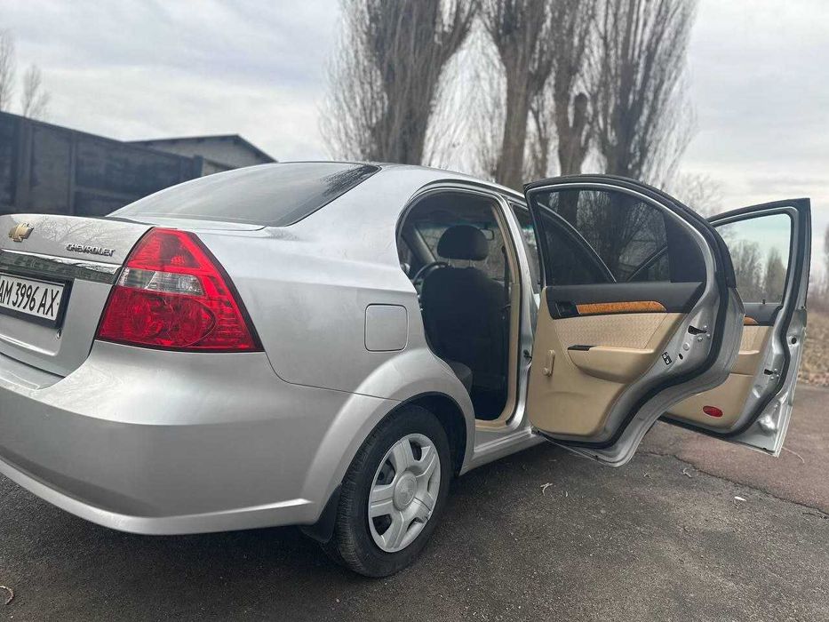 Продам авто Chevrolet Aveo б/в 1,6 бензин 2008 р.в, 102тис.км.