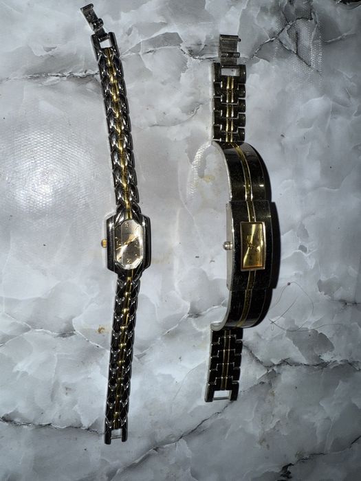 Годиники,кульчики,цепочка і браслет.