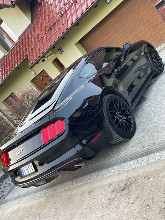 Ford Mustang GT manual