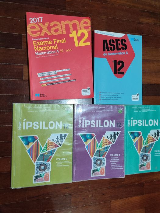 Manuais escolares para 12 ano
