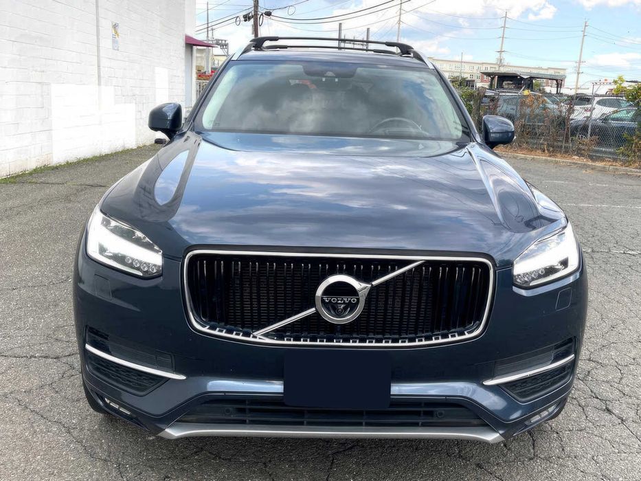 Volvo XC90      2019