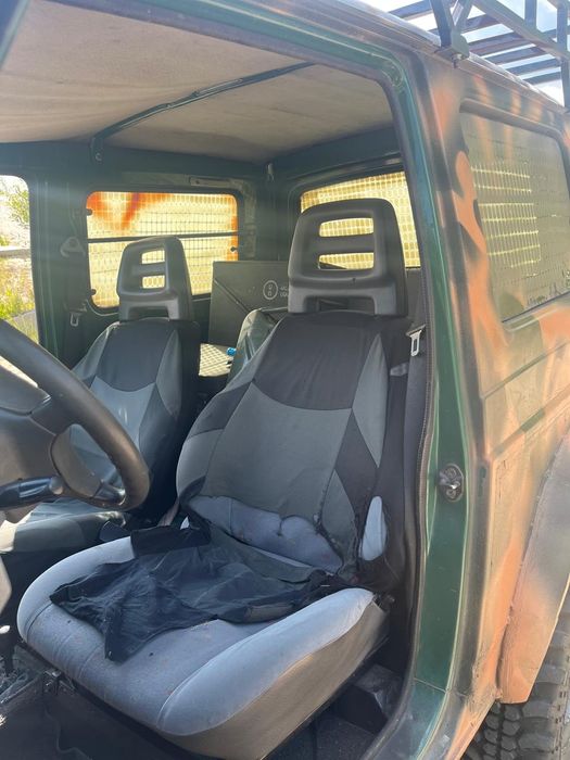 SUZUKI SAMURAI.  Повнопривідний, легендарний позашляховик.