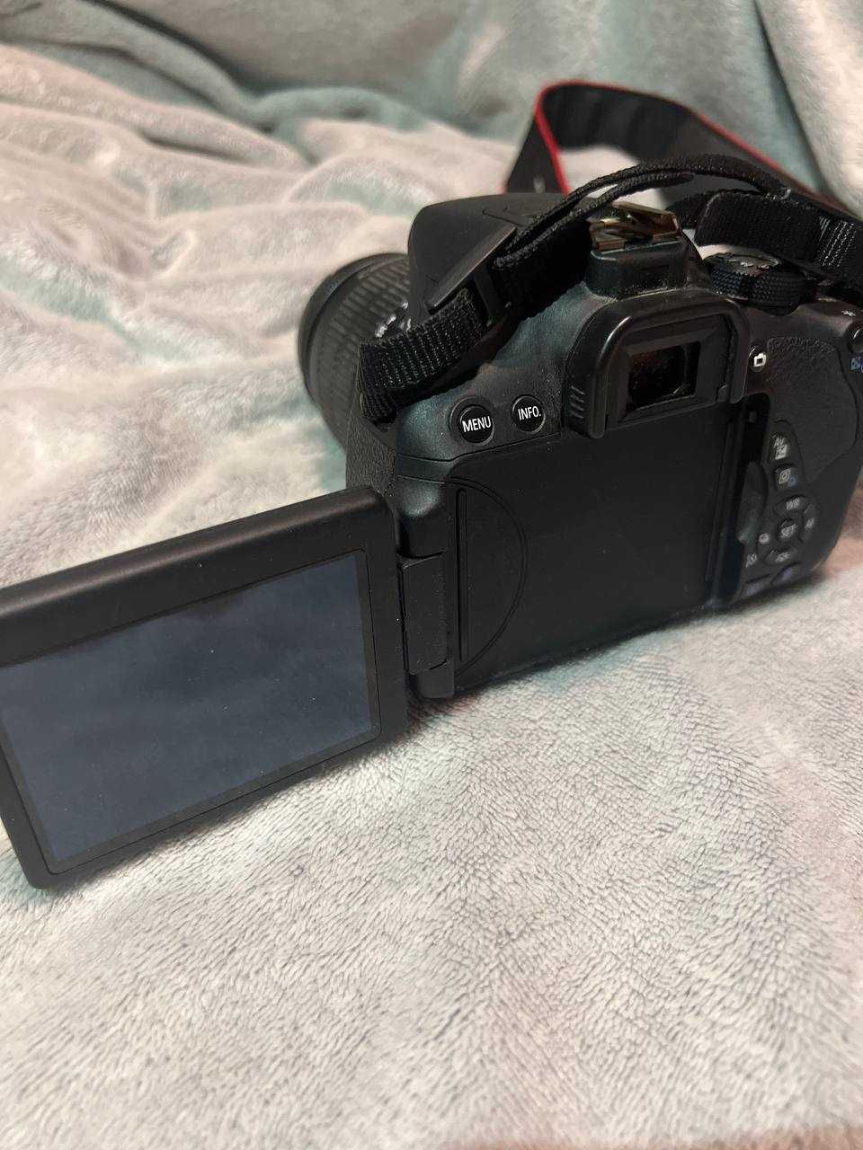 Дзеркальний фотоапарат Canon EOS 700D kit (18-55mm)