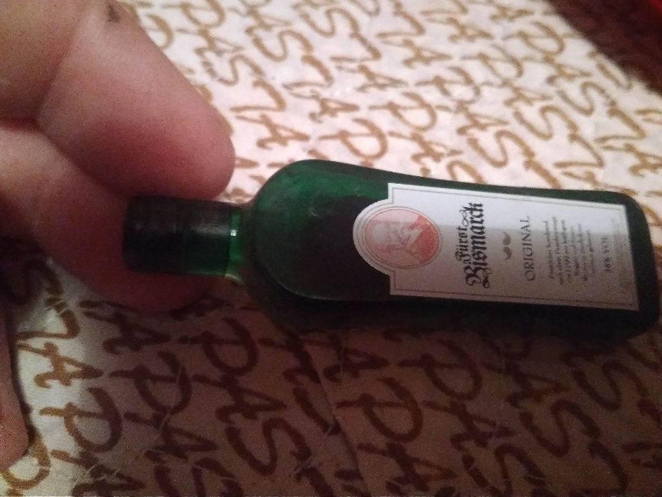 магнит коллекционный виски Furst BISMARCK бутылка сувенир водка бренди