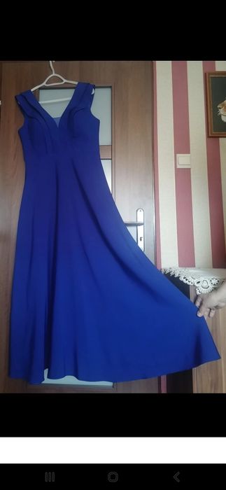 Długa suknia wieczorowa