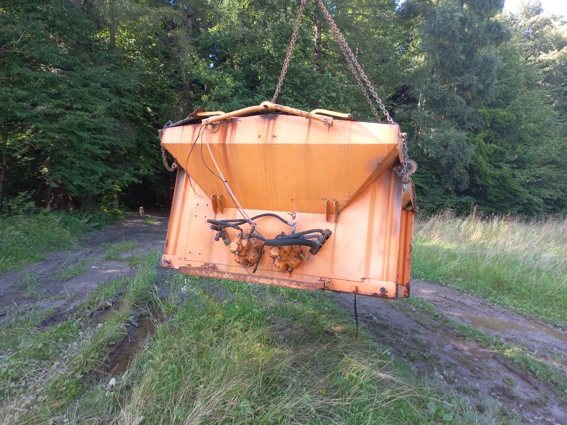 Piaskarka posypywacz schmidt unimog 2m³ Mercedes Man