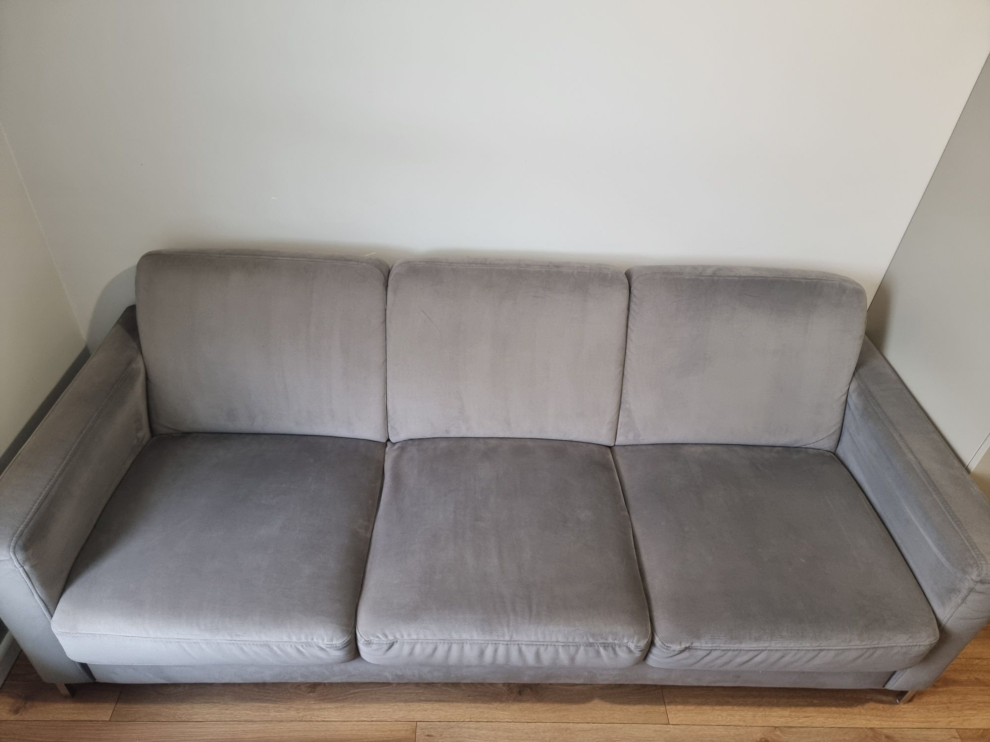 Kanapa + podnóżek. 
(sofa 3F + hocker) w tkaninie