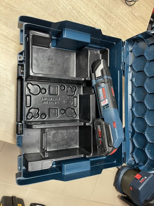 Bosch GOP 18V-28 L-Boxx / безщітковий реноватор Бош