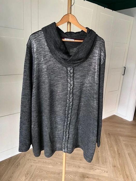 Czarny szary sweter ze srebrną nitką rozmiar 50 52 marki Ulla Popken