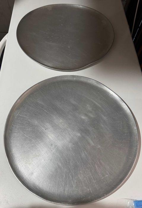 Tabuleiro para forno de pizza em metal