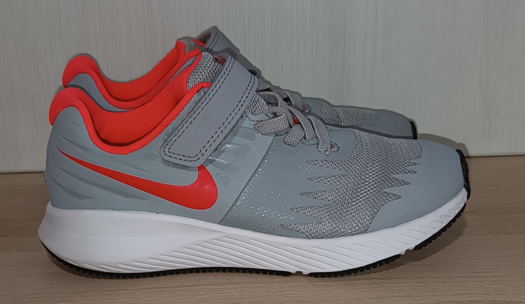 Детские кроссовки Nike Star Ranner 19 см р28,5