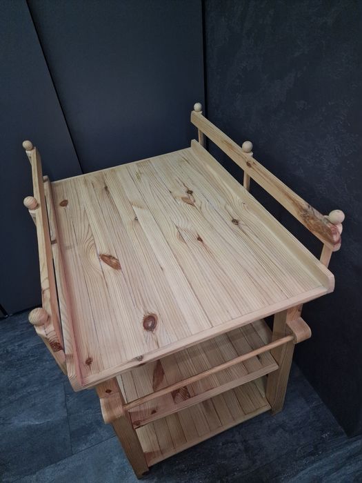 Пеленальный столик