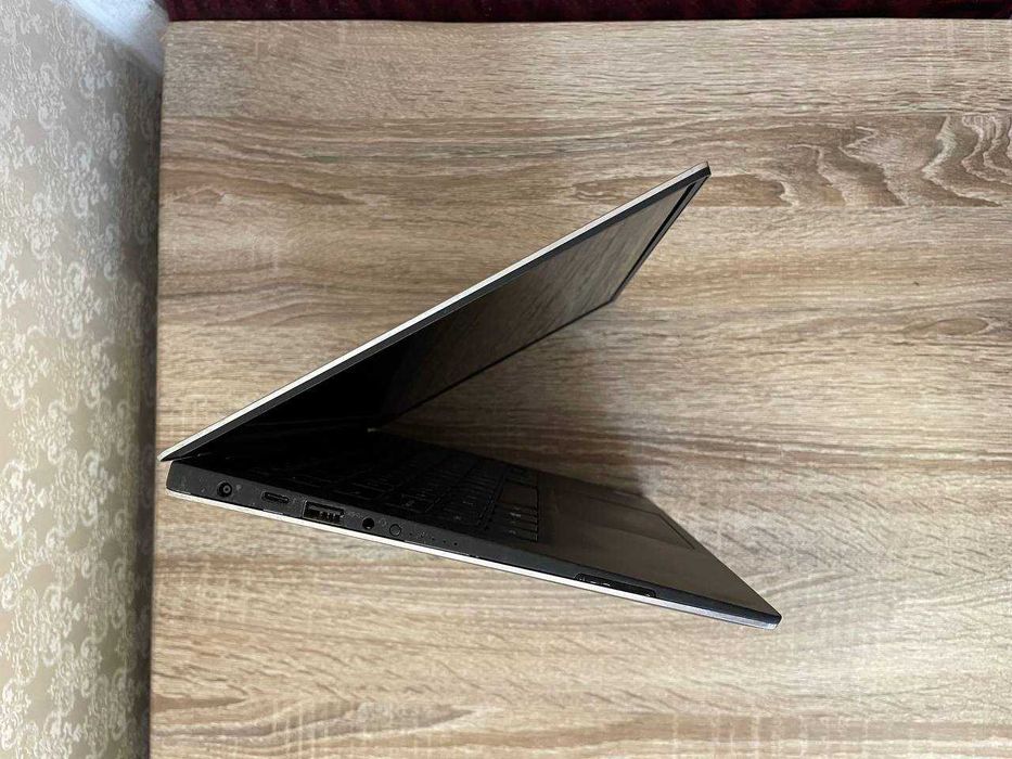 Ноутбук компактний Dell XPS 13 9360 | I5-7200U | Full HD | RAM -8Gb
