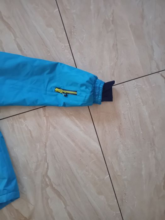 Sprzedam fajną kurtkę narciarską dla chłopca