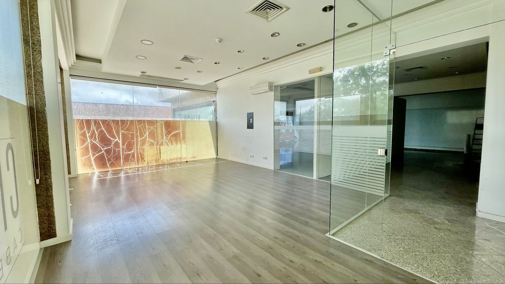 Loja 200m2 centro Almada para alugar