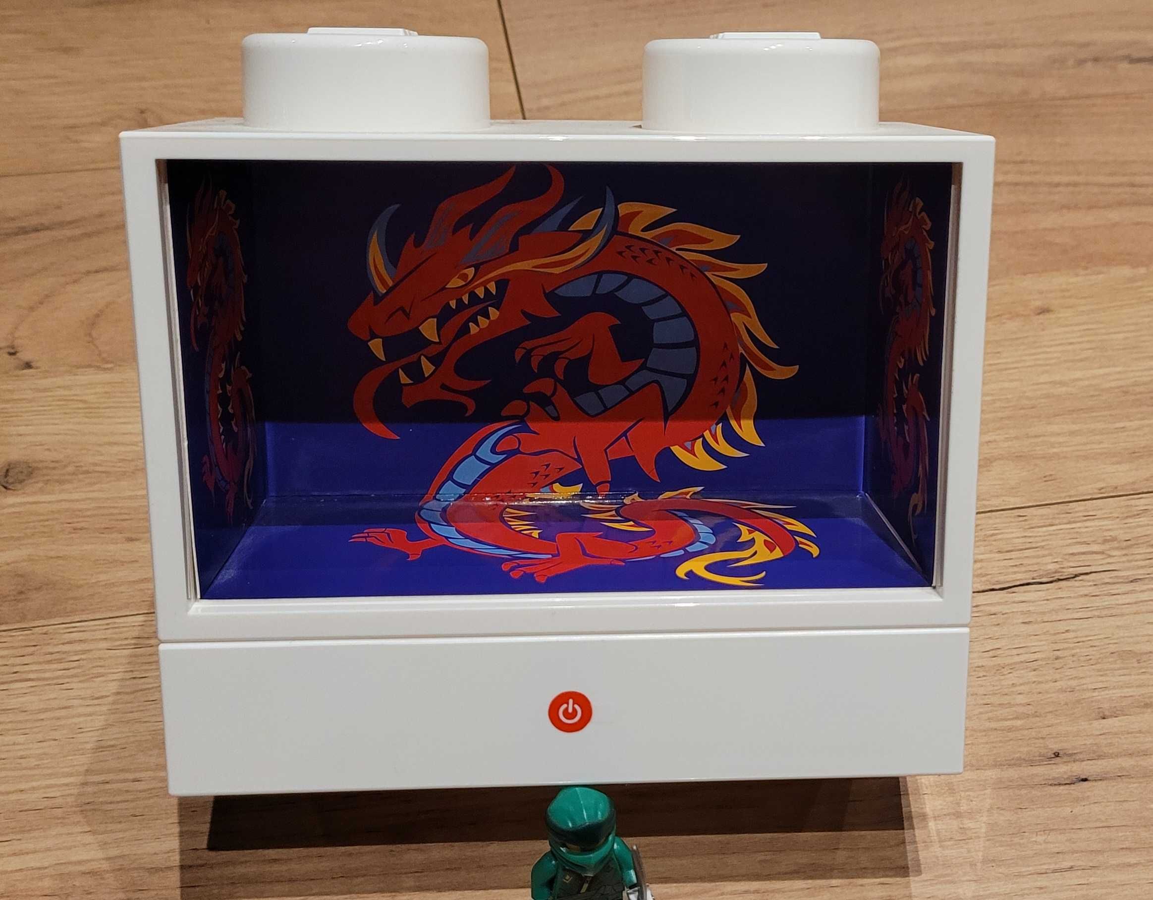 UNIKAT! LEGO NI29 Ninjago Podświetlana gablotka z minifigurką Lloyd
