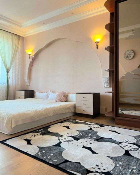 Продам 5-ти кімнатну квартиру з АО  ДНС поруч з річкою