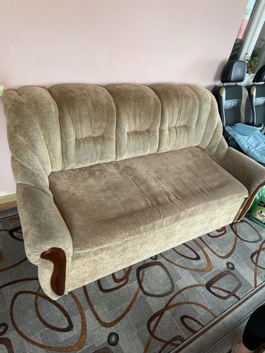 Продам розкладний диван та крісла