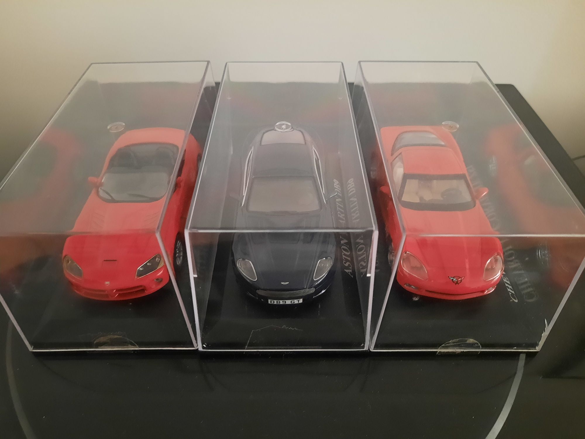 Miniaturas Aston Martin, Chevrolet e Chrysler (NOVAS)