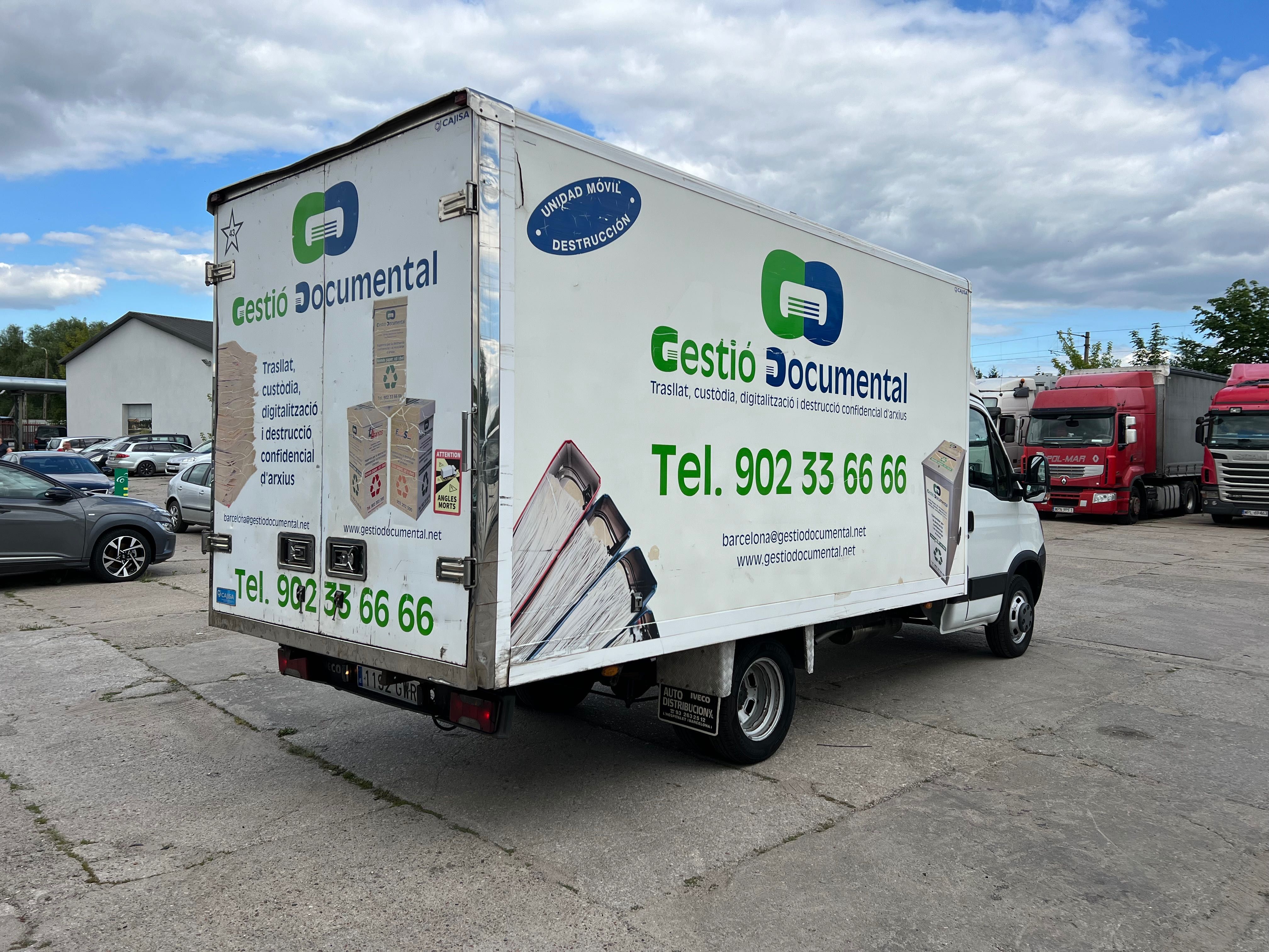 Zabudowa 4,40m Kontener Garaż Iveco Mascott