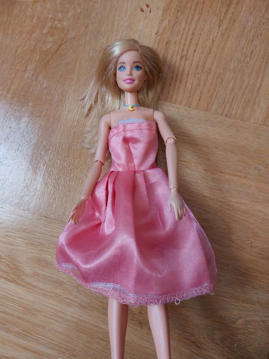 Sprzedam Grająca Barbie