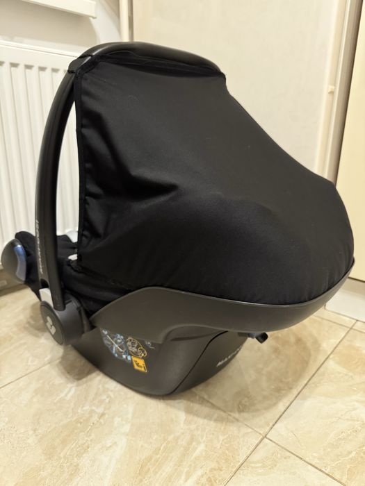 Автолюлька Maxi-Cosi 0-13 кг, чорна, з вкладишем для новонародженних