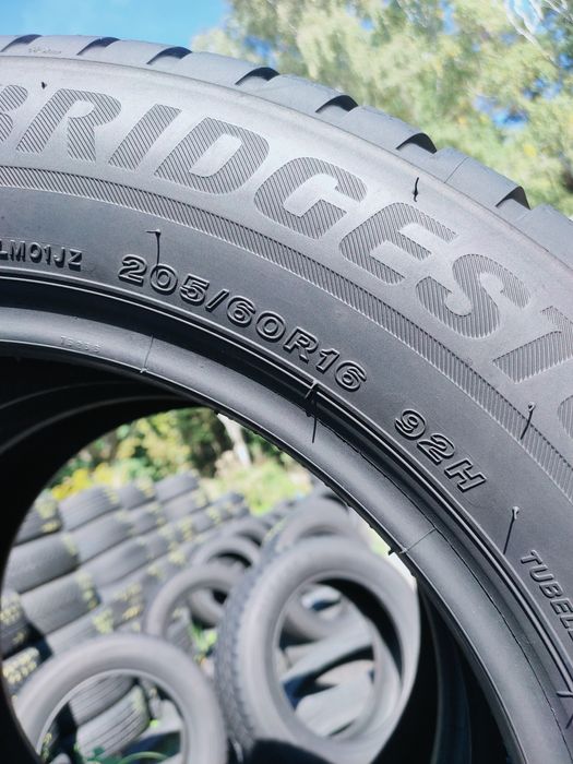 205/60r16 Bridgestone Blizzak LM001 z 2018r  6,5-7,5 mm