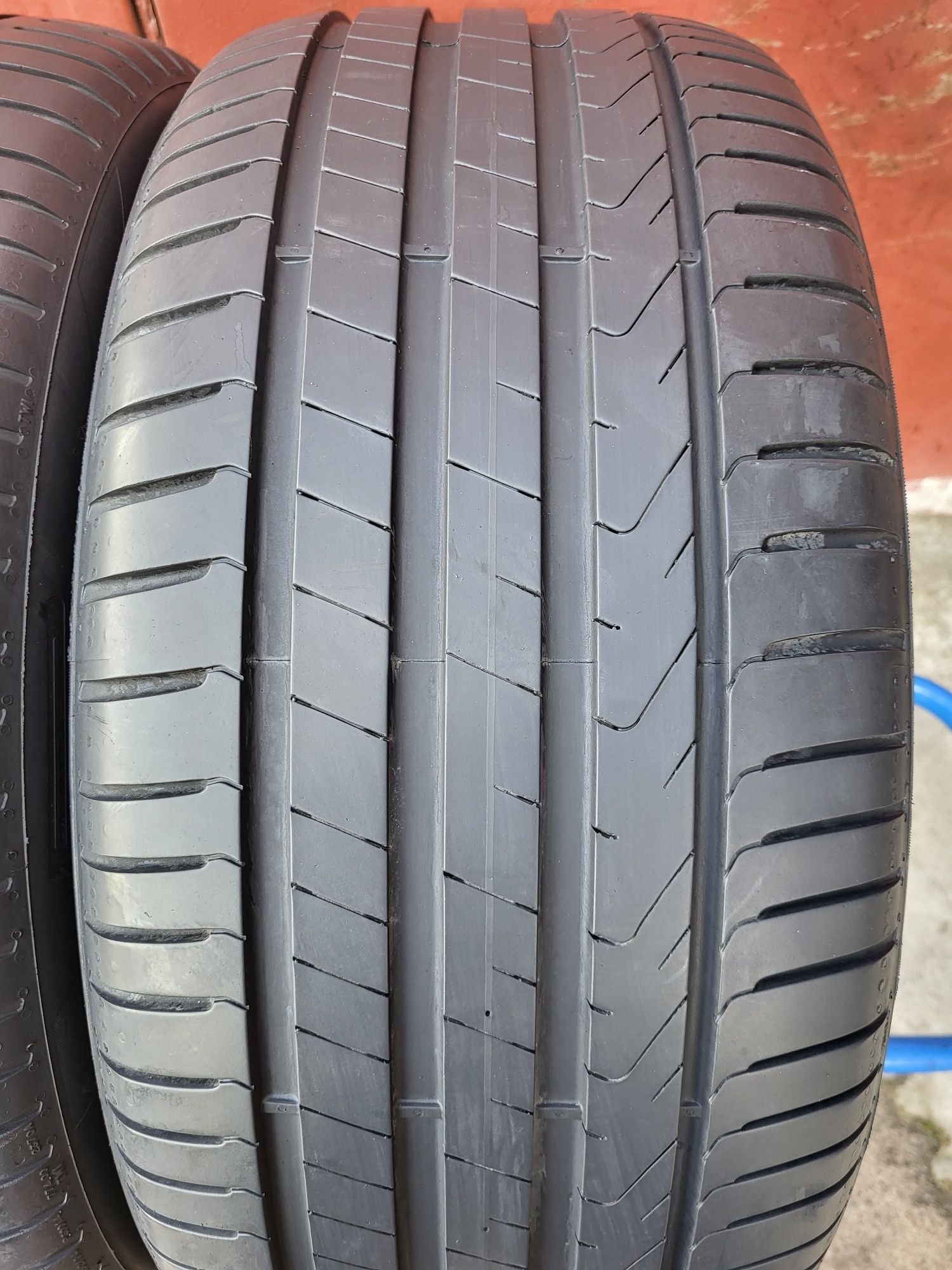 255/40/18 R18 Pirelli Cinturato P7 2шт ціна за 1шт літо шини