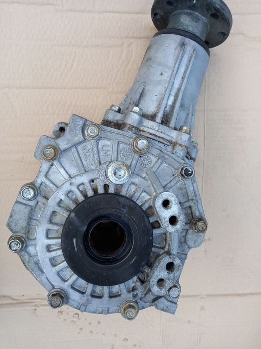 Раздатка роздатка мост Hyundai Santa Fe 2009 2010 2011 47300-3B300