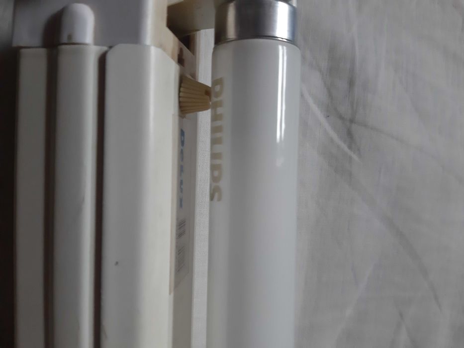 Лампа Delux для кварцевания + с лампочкой дневного света